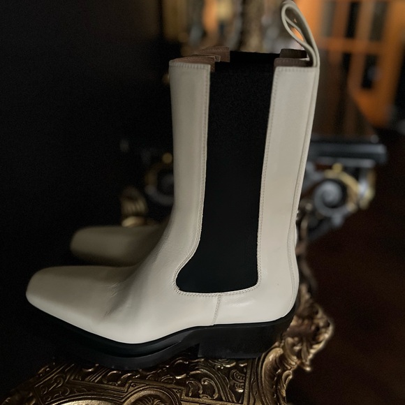 Bottega Veneta Off-White “The Lean” Chelsea boots New!! Size-37.5 - Picture 4 of 14